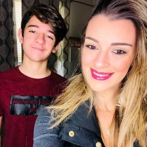 Meet your Posher, Karine